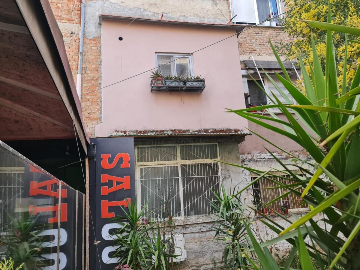 Saloon Apartment Tirana Extérieur photo